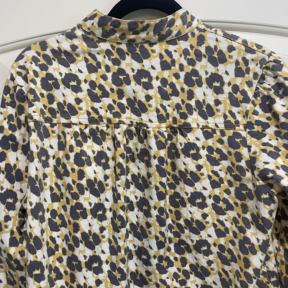 CAbi Providence Shirt Jacket in yellow Leopard Print - Picture 6 of 9